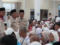 Lepas 443 Jamaah Calon Haji Kloter BTH 21: Wagub Abdullah Sani: Jaga Kesabaran dan Keikhlasan