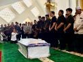 Disalatkan di Masjid Tsamaratul Insan: Jenazah HA Bakri Dimakamkan di Sungai Gelam