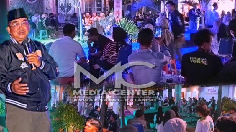 UAS-Katamso saat silaturahmi dengan anak muda Tungkal, Sabtu (2/11) malam
