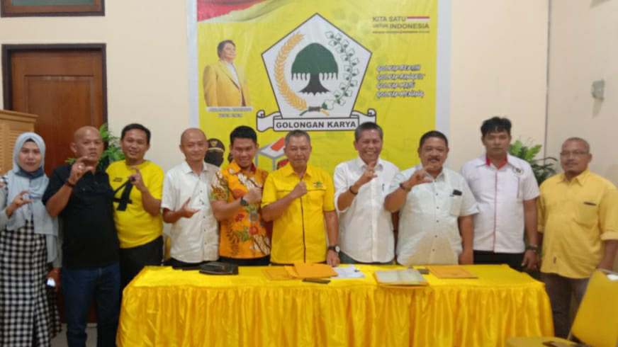 Utusan Cek Endra saat mendaftar calon ketua di Musda X Golkar Jambi