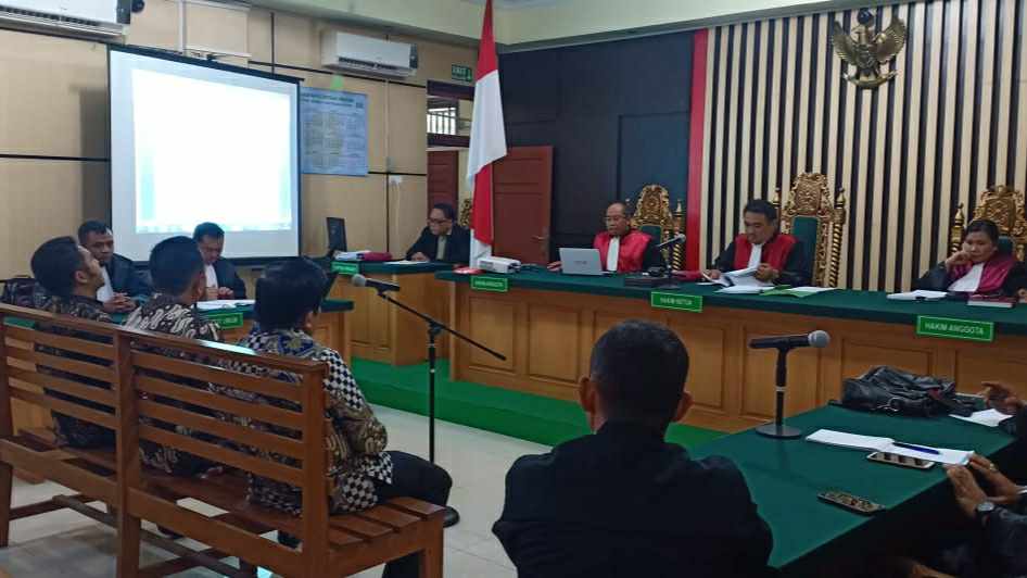 Suasana sidang tiga terdakwa kasus suap pengesahan RAPBD Provinsi Jambi tahun 2017-2018