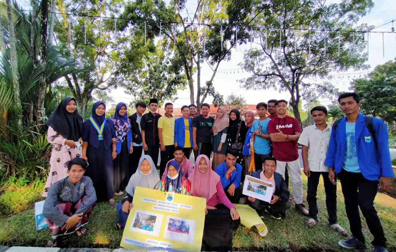 PMII Merangin saat penggalangan dana untuk Kamsiyah penderita kanker