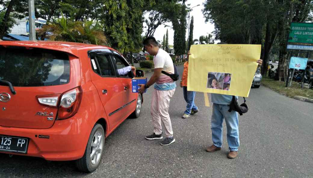 Wartawan Merangin saat galang dana