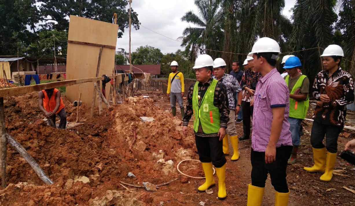 Bupati Merangin, Al Haris saat tinjau pembangunan kantor bupati Merangin yang baru