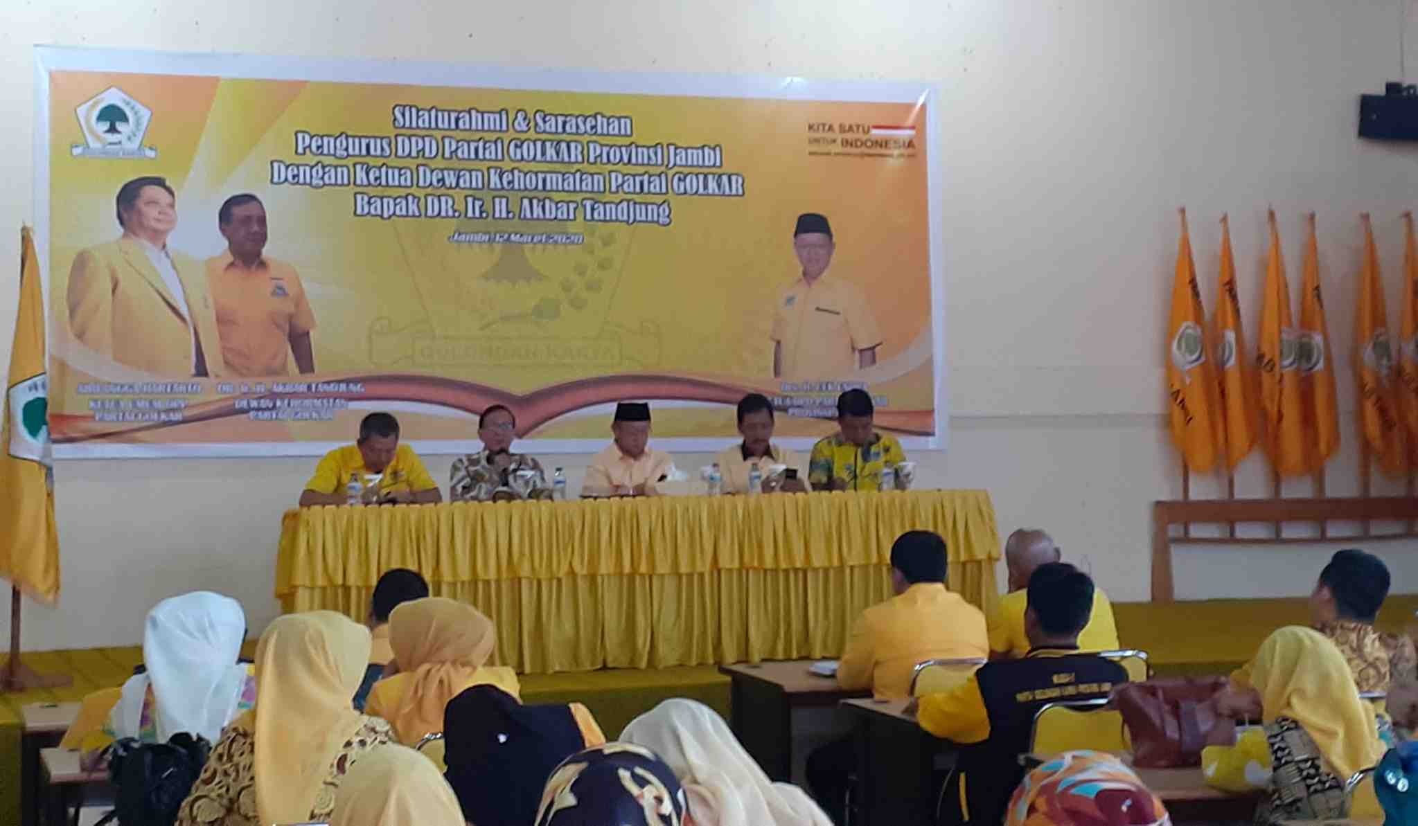 Akbar Tanjung saat hadiri silaturahmi bersama calon pengurus baru DPD I Partai Golkar Provinsi Jambi