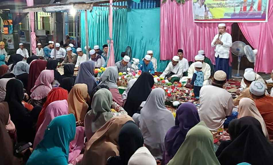Bacagub Al Haris ketika menghadiri peringatan Isra Mi'raj di Kuala Tungkal