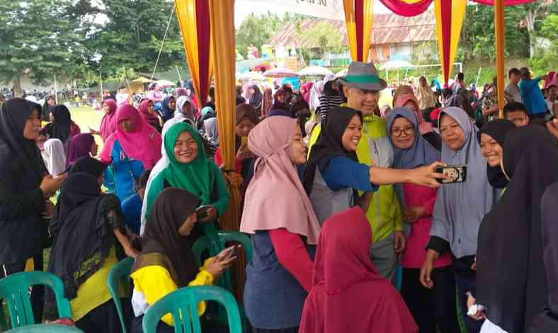 Bacagub Jambi, Sy Fasha saat diajak warga berswafo bersama warga Bajubang