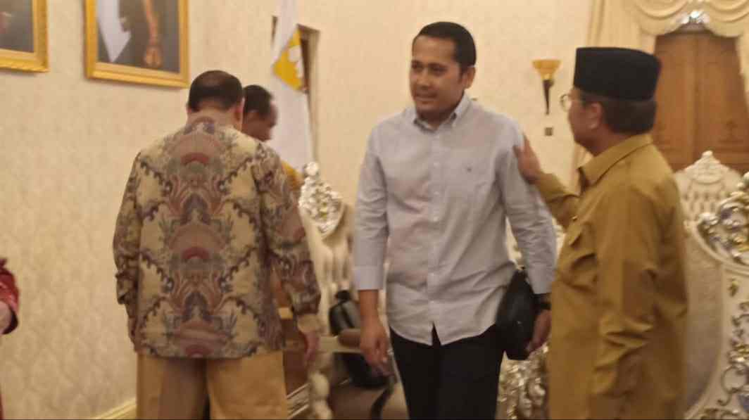 Anggota DPD RI, M Syukur saat bersama Gubernur Jambi Fachrori Umar