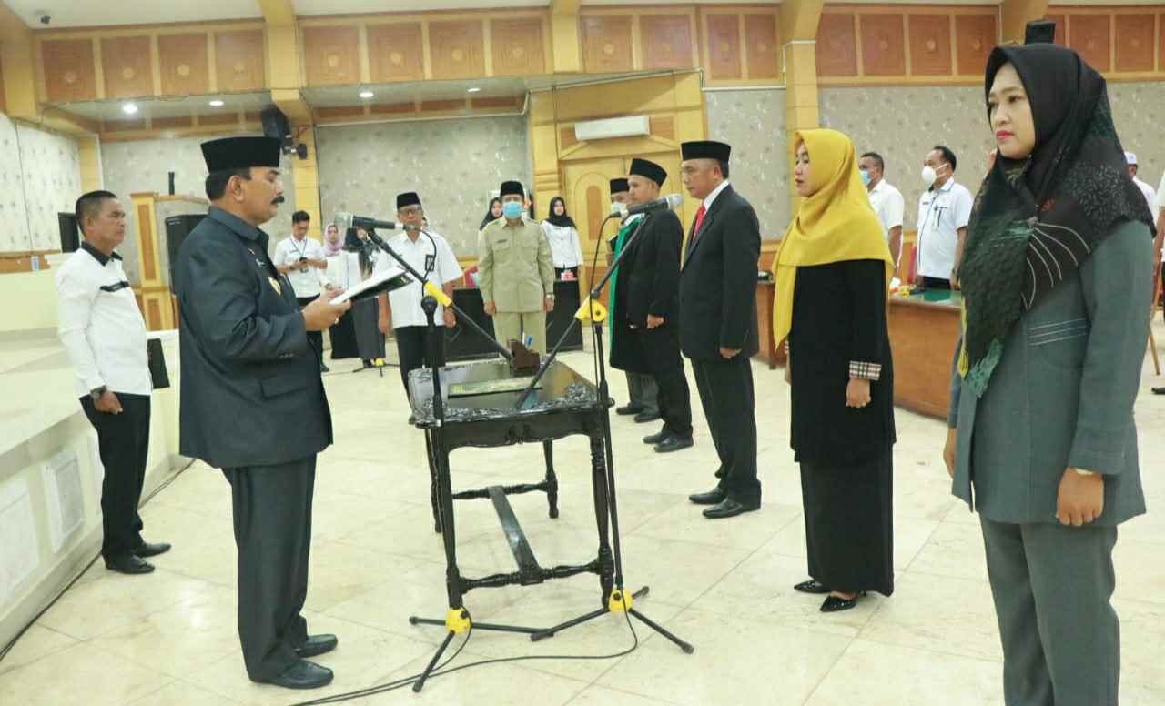 Wabup Amir Sakib saat lantik pejabat struktural 