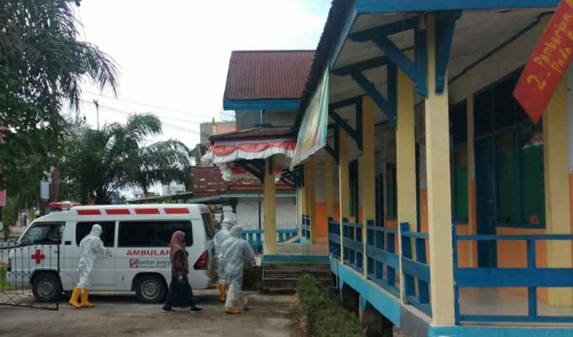 Pasien positif hasil rapid test dan petugas medis