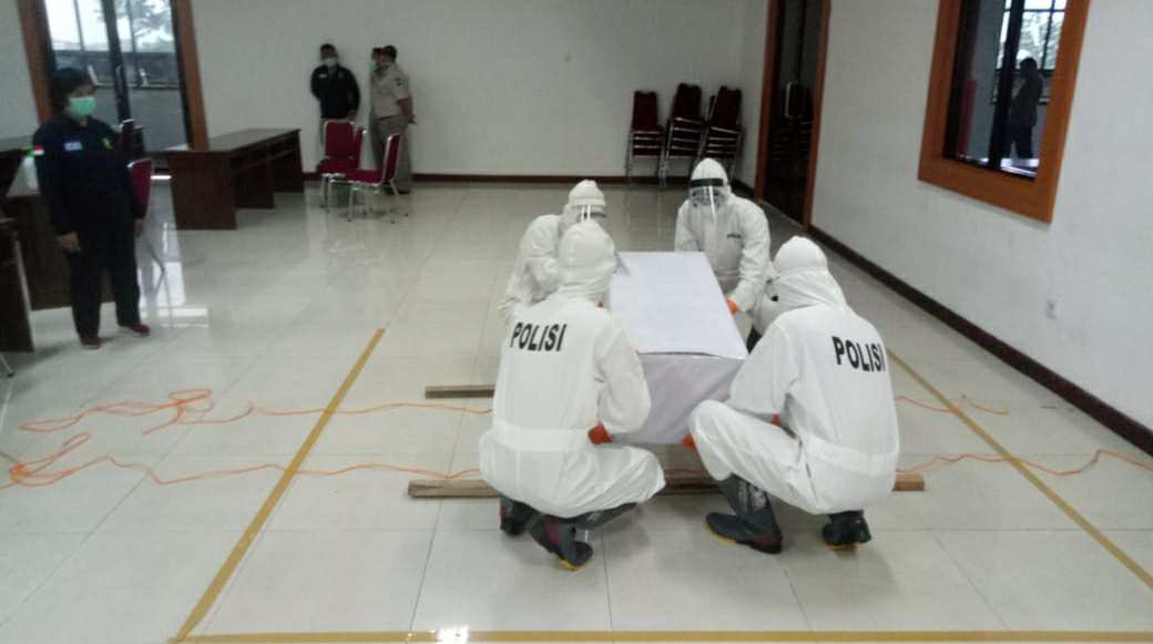 Baja-18 saat melaksanakan pelatihan penanganan jenazah Covid-19