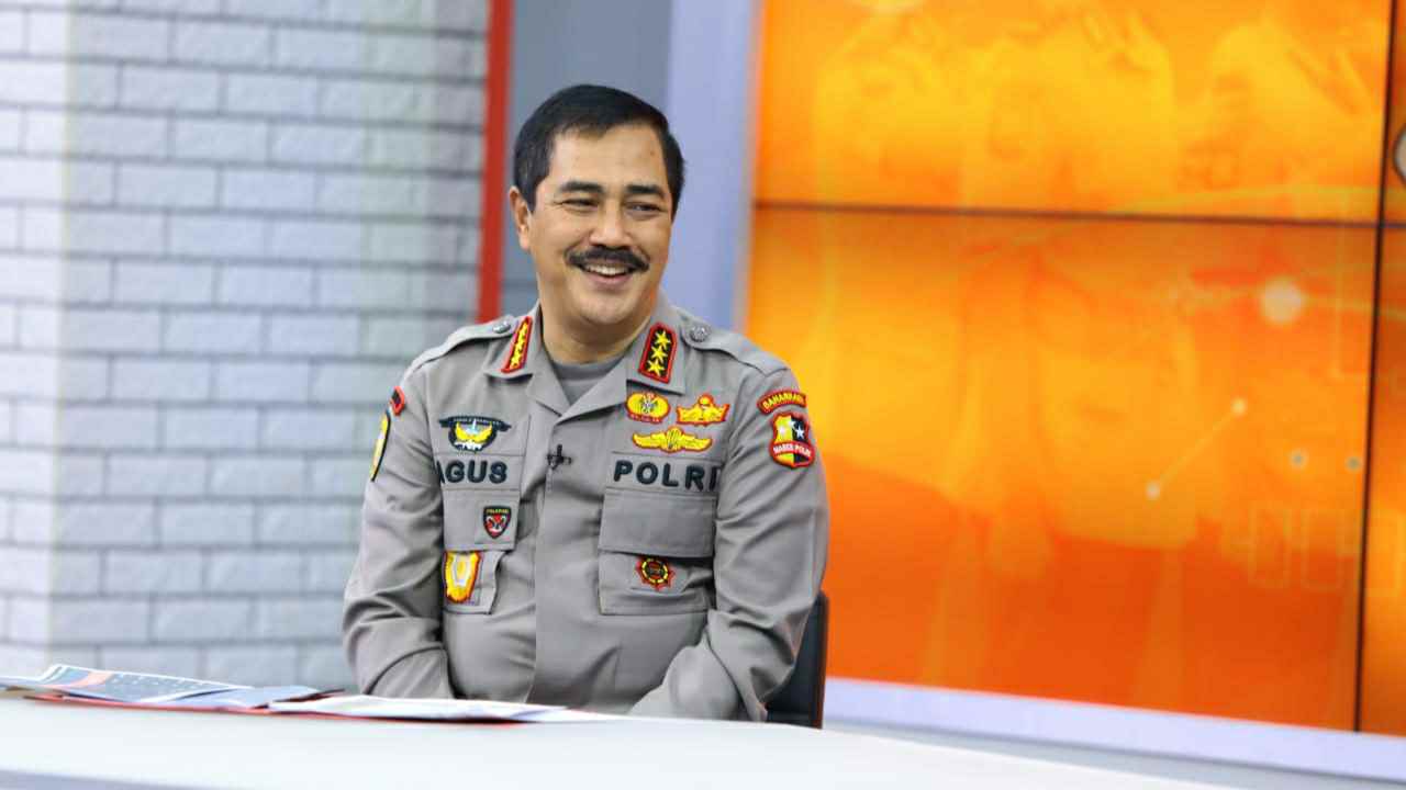 Kabaharkam Polri, Komjen Pol Drs Agus Andrianto SH, MH