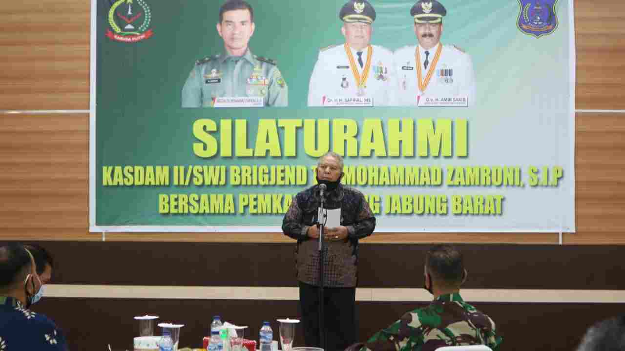 Safrial saat sambut kunjungan kerja Kasdam II Sriwijaya