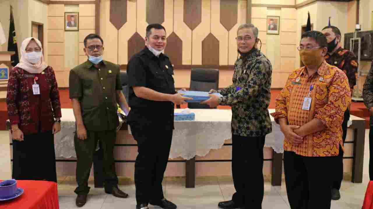 Ketua Bapemperda DPRD Kota Jambi, Kemas Faried Alfarelly saat berkunjung ke Kemenkumham Jambi