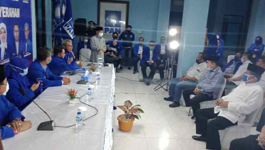 Al Haris didampingi Abdullah Sani saat mendaftar di PAN
