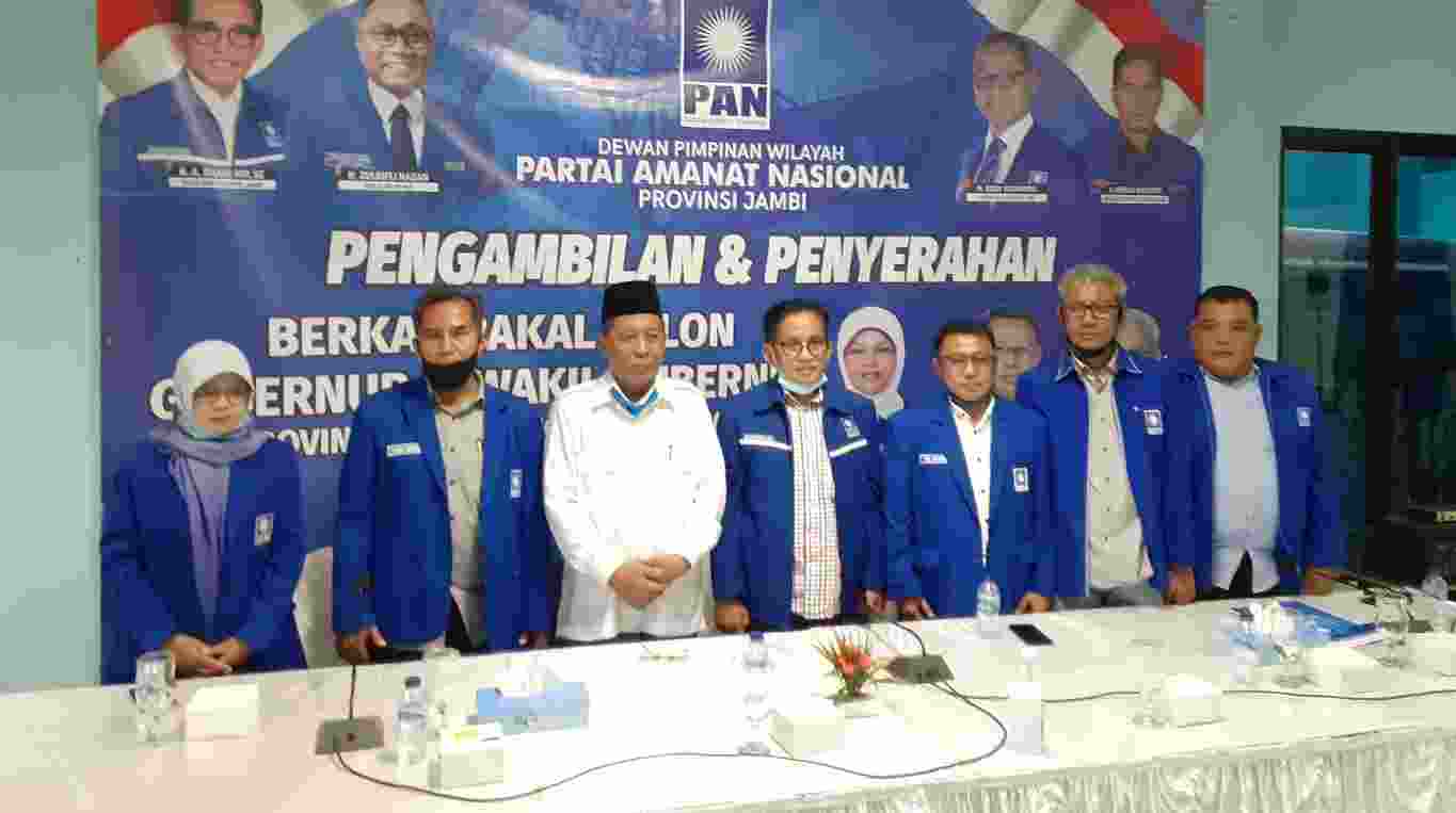 Abdullah Sani bersama pengurus DPW PAN Provinsi Jambi