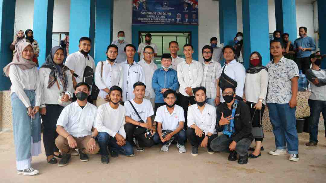 GEMA Kota Jambi saat dampingi Al Haris kembalikan formulir di DPW PAN Provinsi Jambi