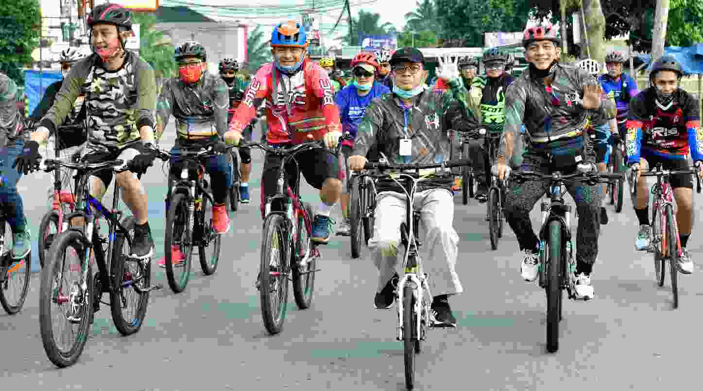 Fachrori saat lepas gowes Hari Bhayangkara ke-74