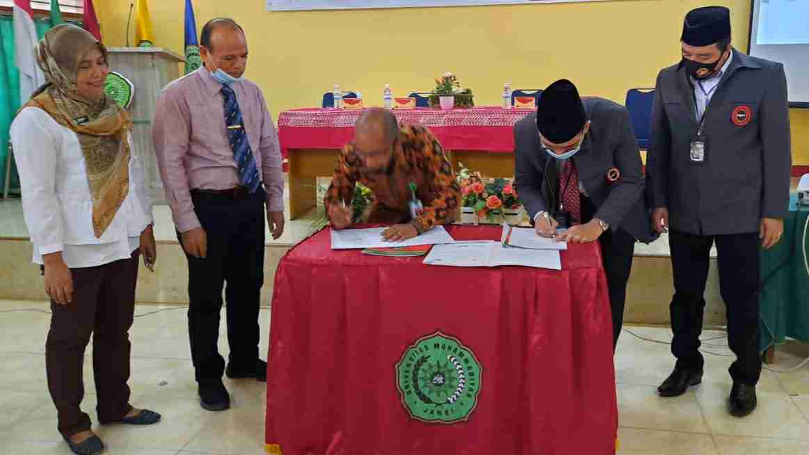 FKPT Jambi saat penandatanganan kerjasama dengan Universitas Muhammadiyah Jambi