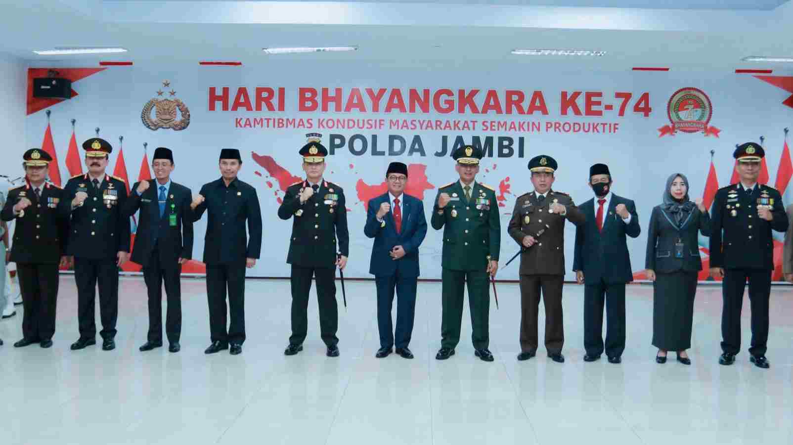 Fachrori Umar bersama unsur Forkopimda Provinsi Jambi