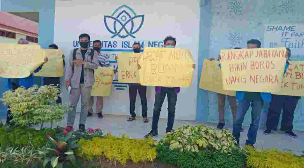 Forum Mahasiswa Jambi saat gelar aksi damai