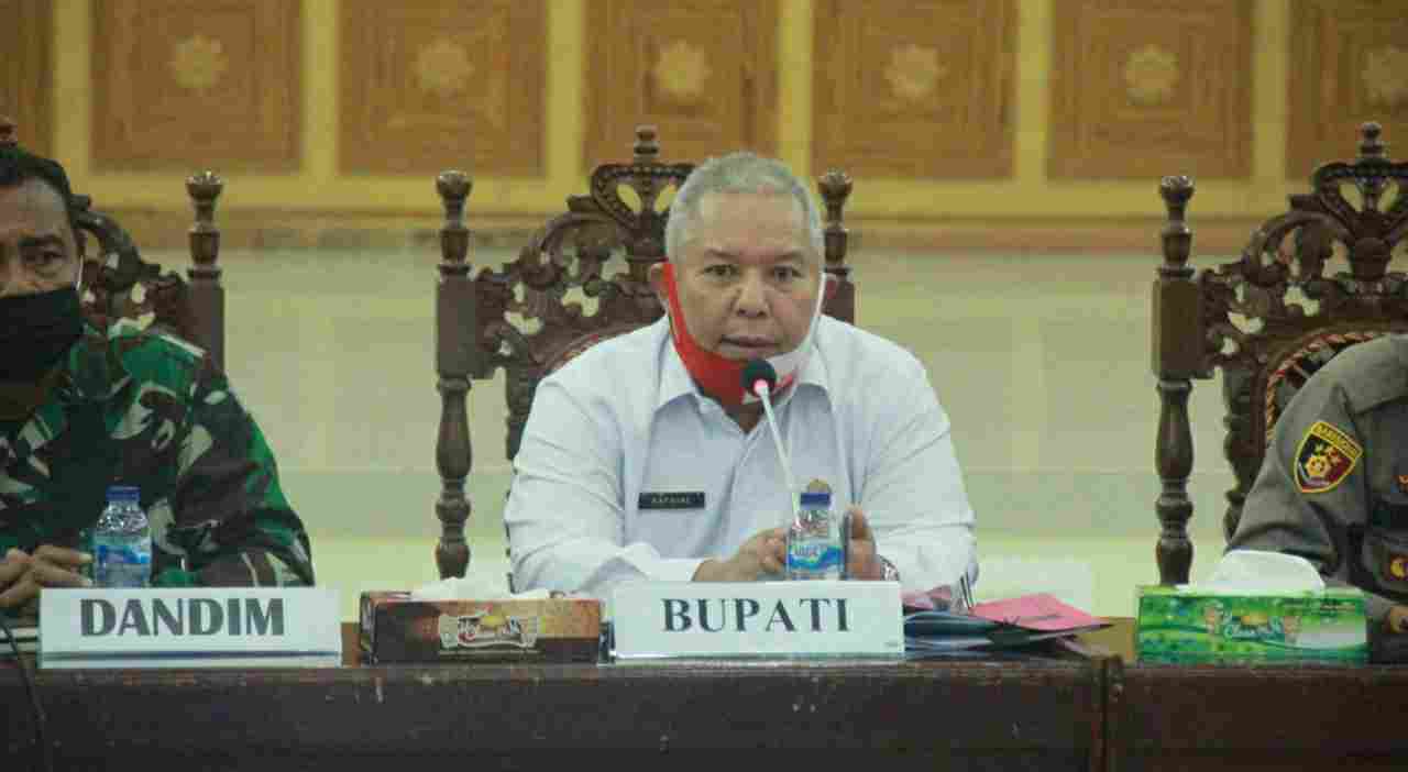 Bupati Tanjab Barat, Safrial