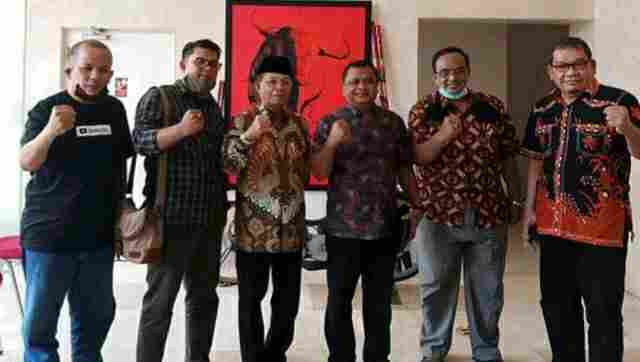 Fachrori Umar (tiga dari kiri) dan Kabid Bappilu DPP PDI Perjuangan, Bambang Wuryanto