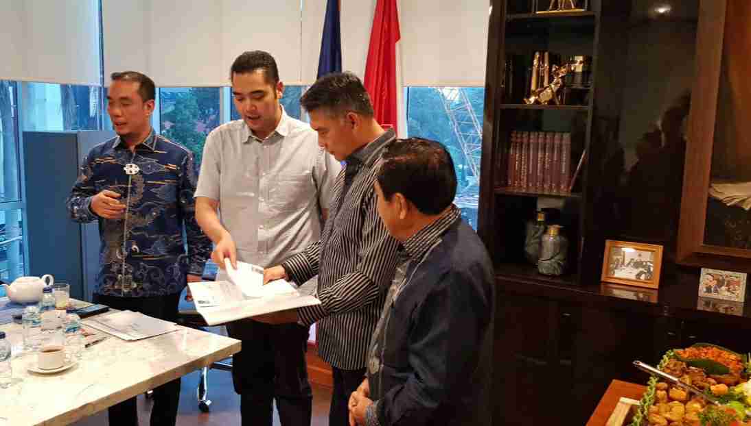 Fasha-AJB saat terima rekomendasi dukungan Partai NasDem