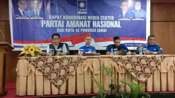 H. Bakri, (kiri) Eddy Soeparno, Mumtaz Rais dan Hambali