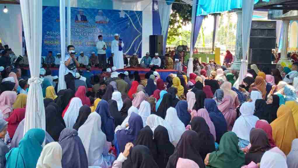 Suasana silaturahmi keluarga besar Ponpes Nurul Jalal, Kabupaten Tebo