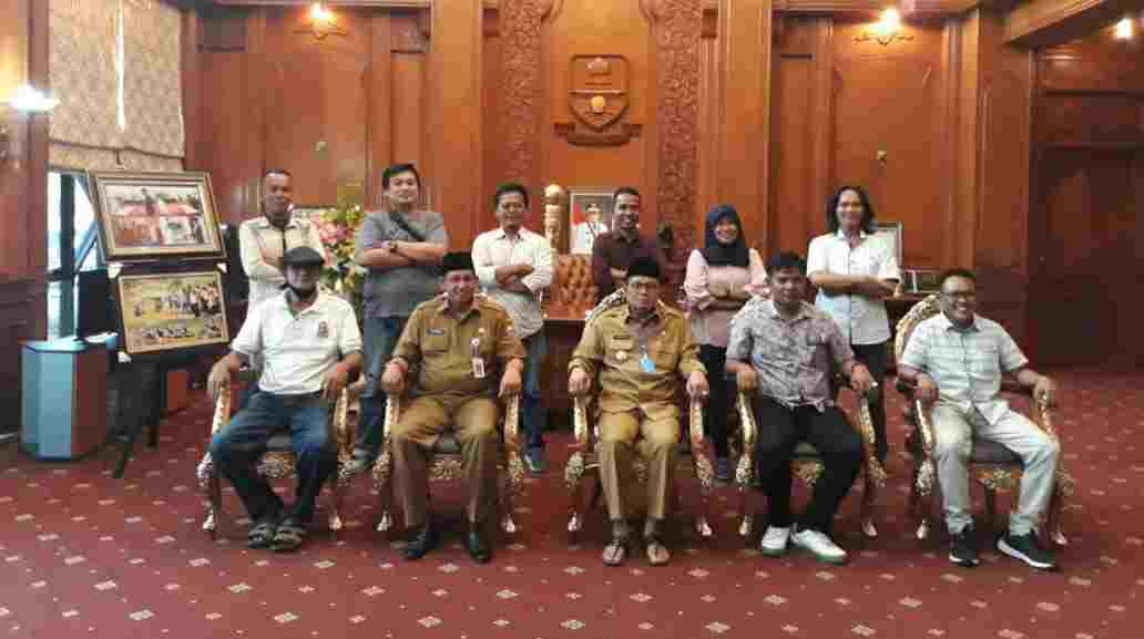 Pengurus SMSI Jambi bersama Gubernur Jambi 