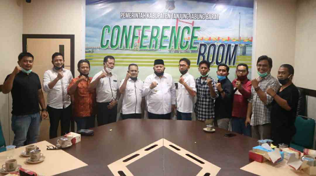 Audiensi Pengurus SMSI Tanjab Barat bersama Bupati Safrial