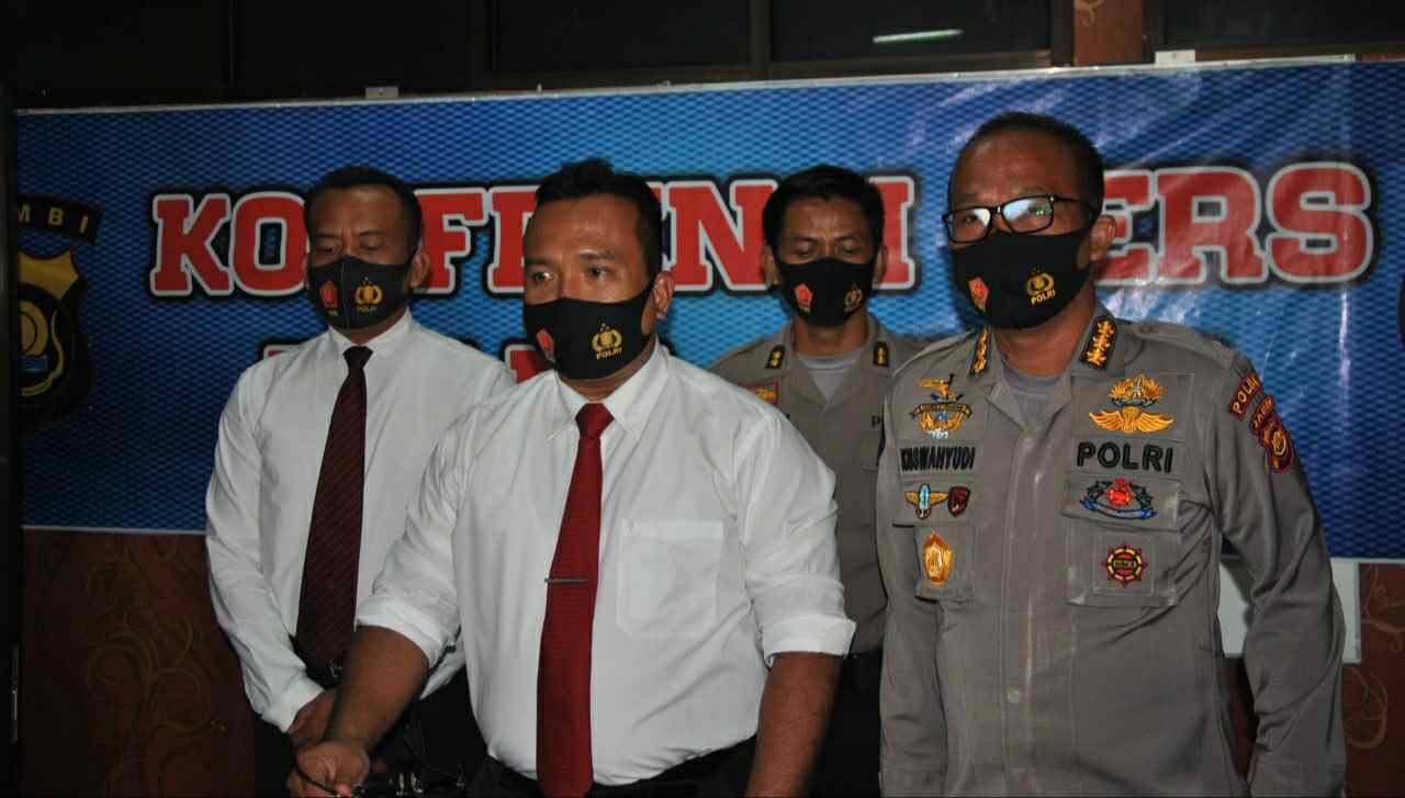 Konfresi pers penetapan tersangka kasus SIRO RSUD Hanafie Bungo 
