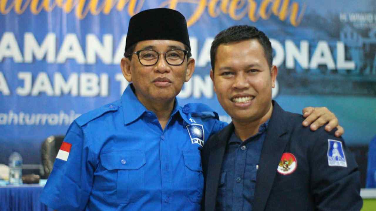 Aspi Hani Asby (kanan) bersama H. Bakri 