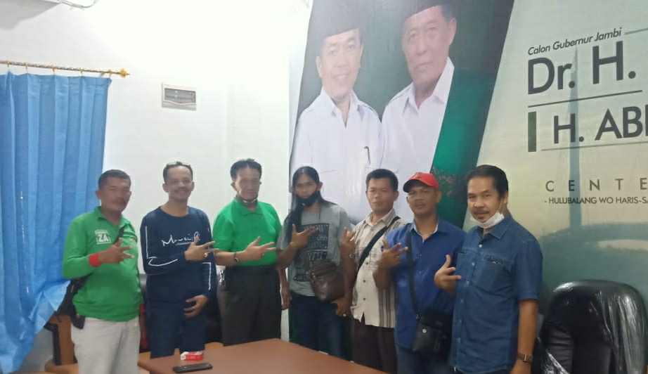 Pedagang Pasar Aur Duri bersama Tim Hulubalang Haris-Sani