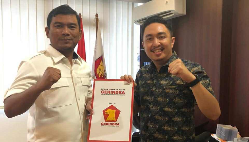 Fikar Azami (kanan) dan Rocky Candra