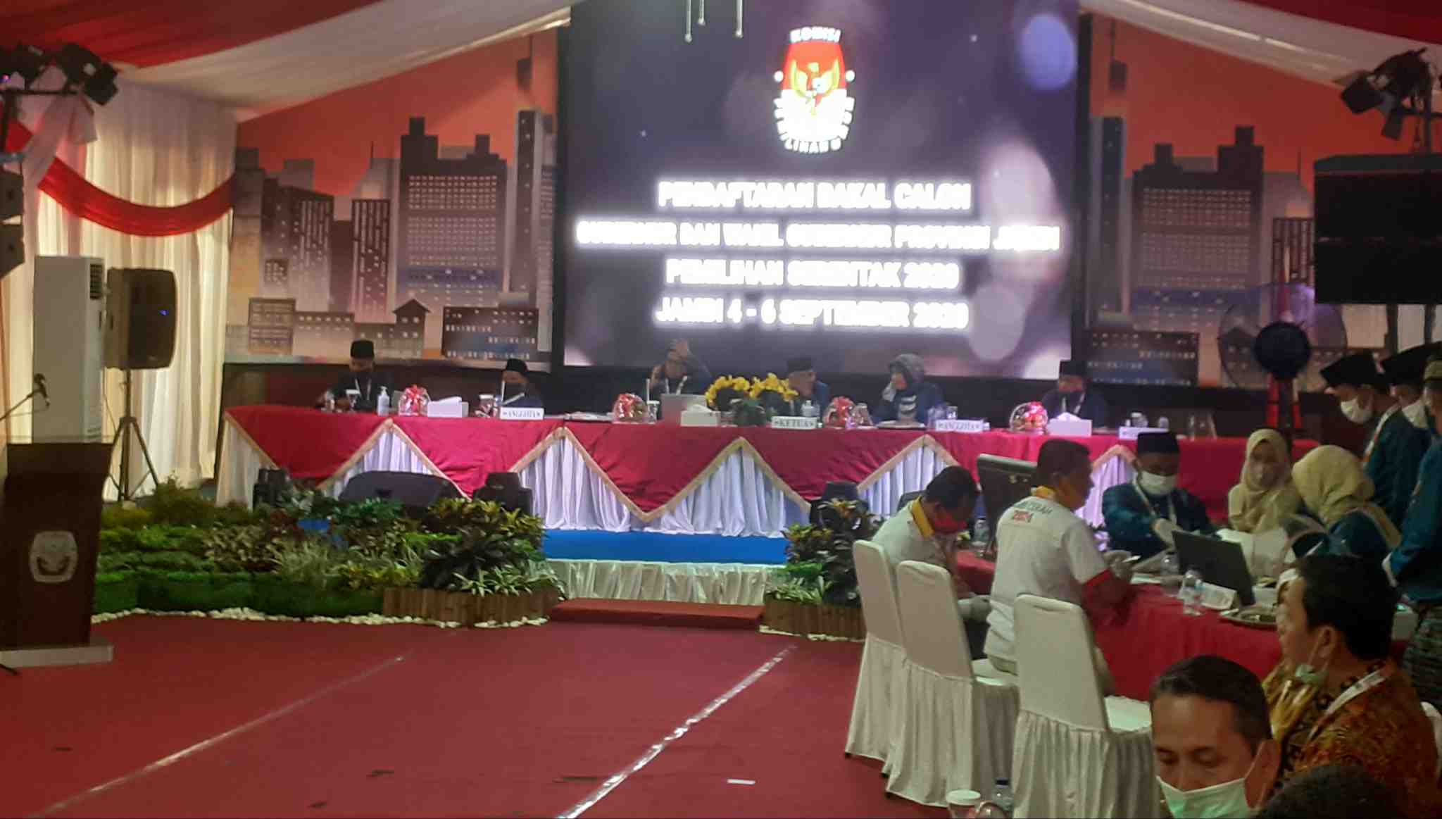KPU Provinsi Jambi saat menerima pendaftaran CE-Ratu