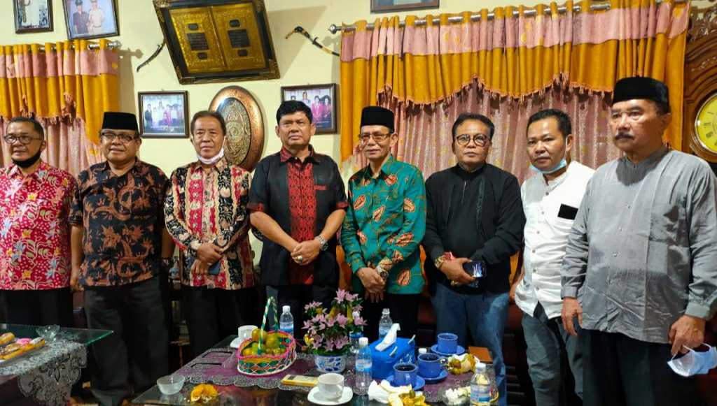 Syafril Nursal bersama tokoh pers Jambi