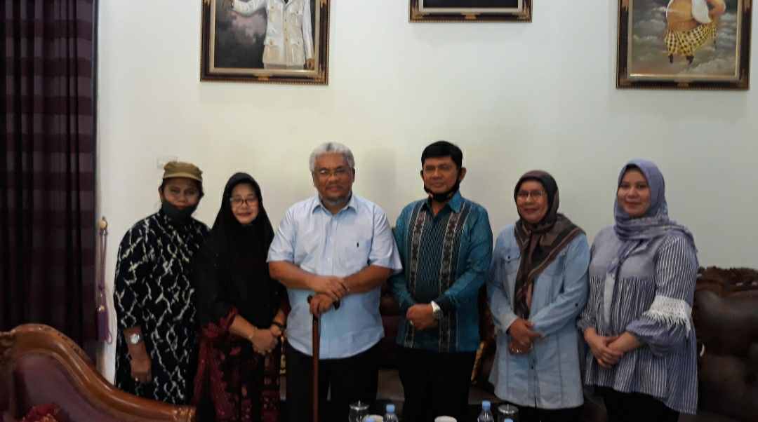 Syafril Nursal (tiga dari kiri) dan Agustian Mahir 
