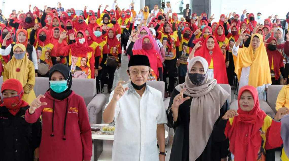 CE-Ratu saat lantik Srikandi Pejuang Kerinci