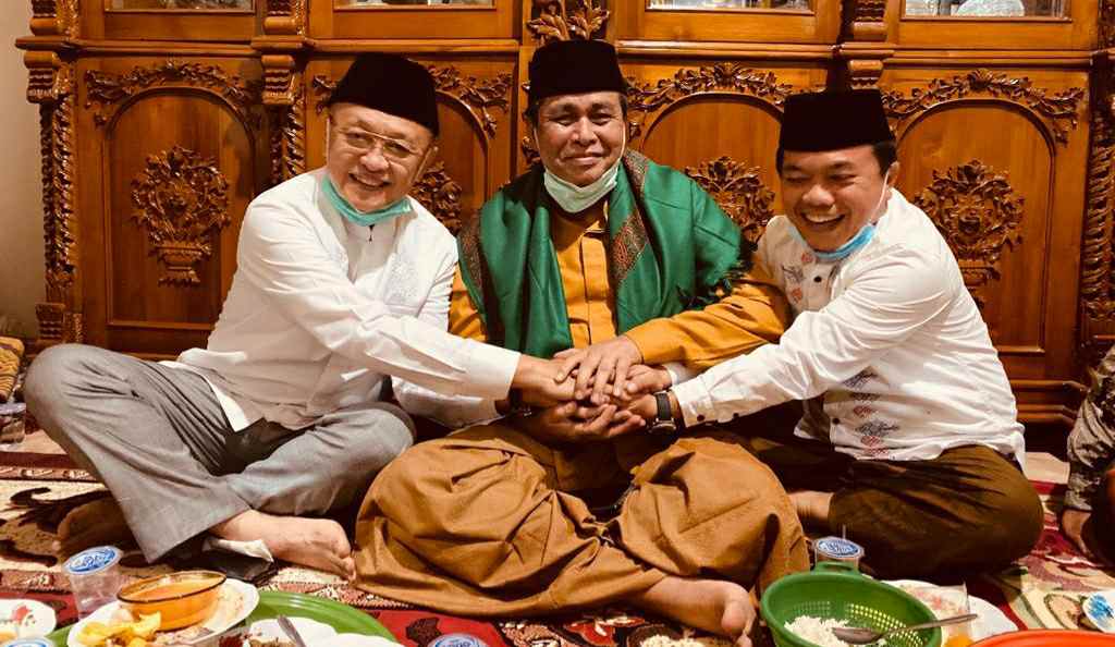 Cek Endra (kiri) HBA dan Al Haris