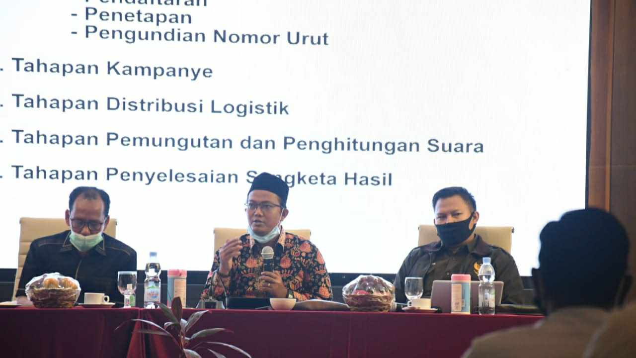 Komisioner Bawaslu Jambi, Fahrul Rozi