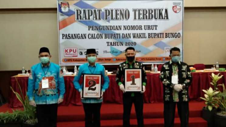 SZ-Erick dan Hamas-Apri (kanan)