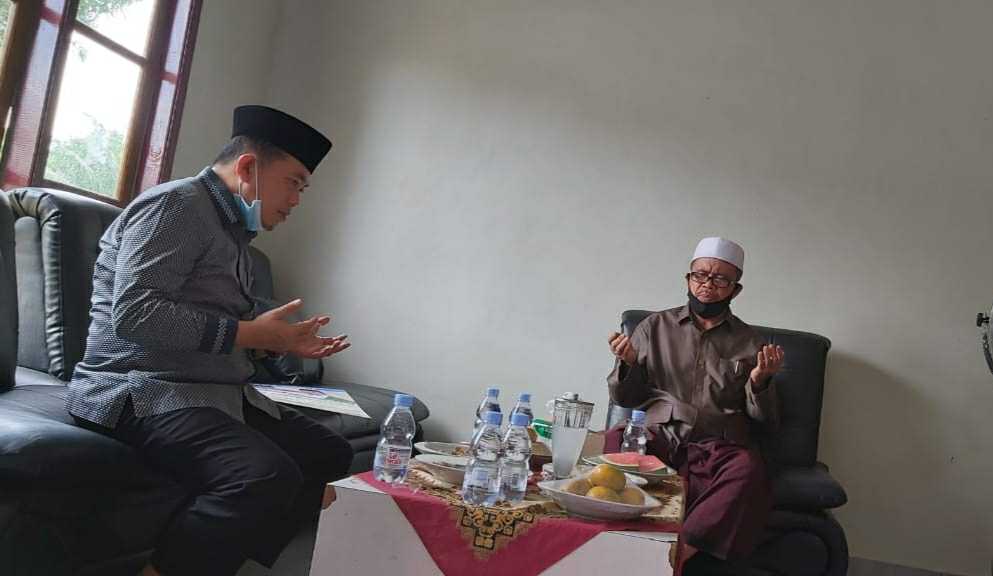 Al Haris bersama KH Imam Khusairi 
