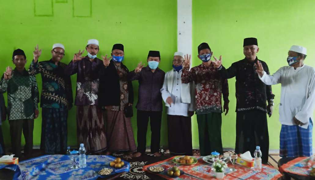 Forum Jaringan Relawan Kyai dan Santri Tebo nyatakan dukungan ke Haris-Sani