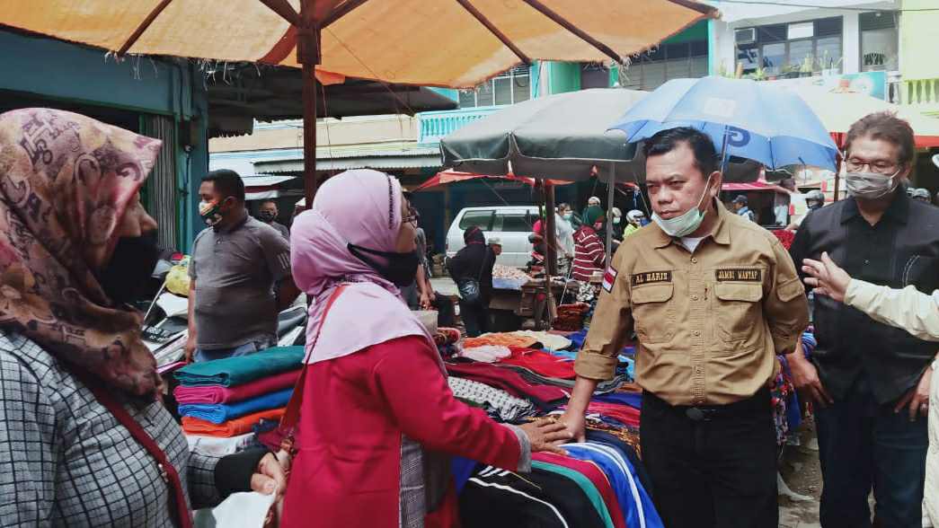 Al Haris saat blusukan di Pasar Gang Siku Kota Jambi