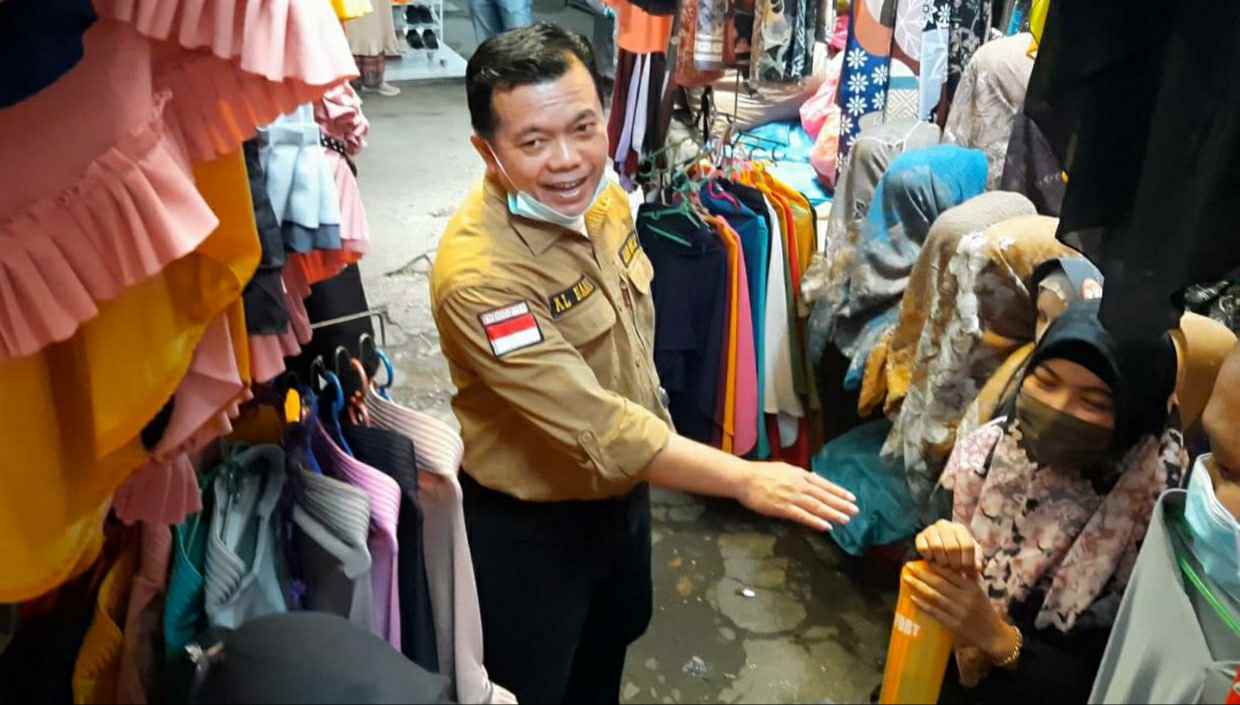 Al Haris saat blusukan di Pasar Gang Siku Kota Jambi