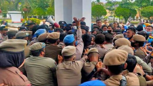 Aksi Demo di Merangin