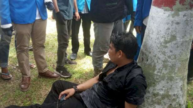 Hengky Tornado saat mendapatkan perawatan
