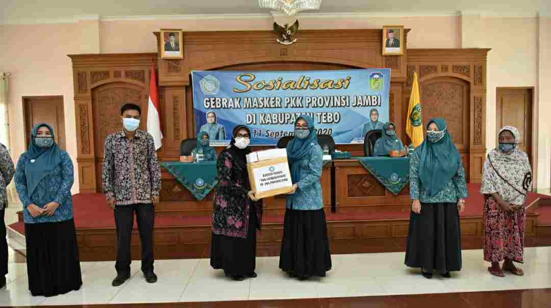 Rahima saat Sosialisasi Gebrak Masker TP PKK Provinsi Jambi di Tebo